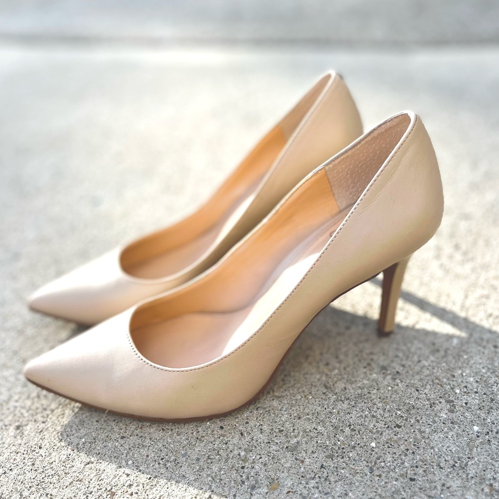 Vince Camuto Cream heels size 9